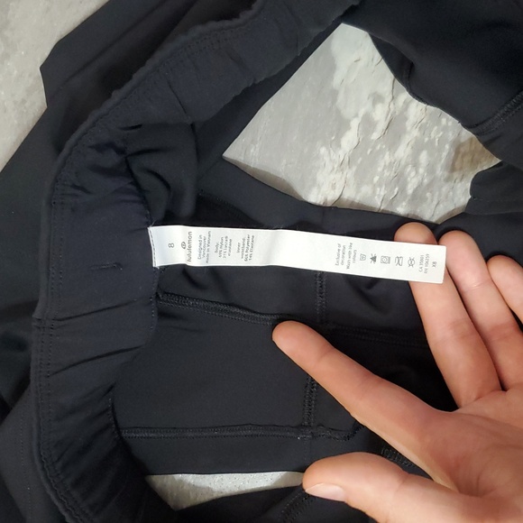 NWOT Lululemon On the Fly Short. 2.2" Inseam. Black. Size 8. - Picture 7 of 13